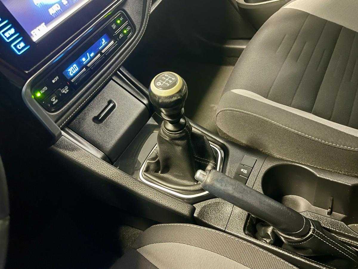 toyota-auris-touring-sports-2015-diesel-1364cc