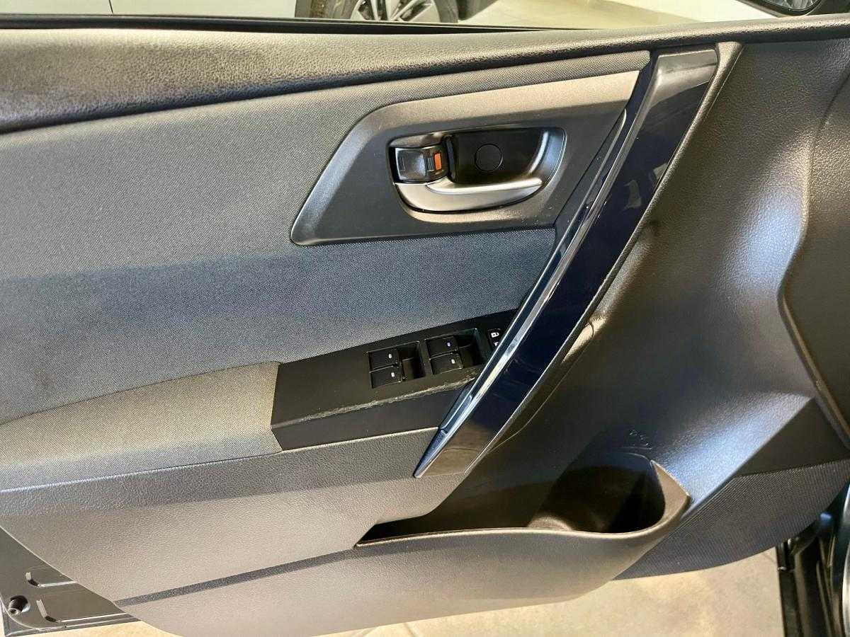 toyota-auris-touring-sports-2015-diesel-1364cc