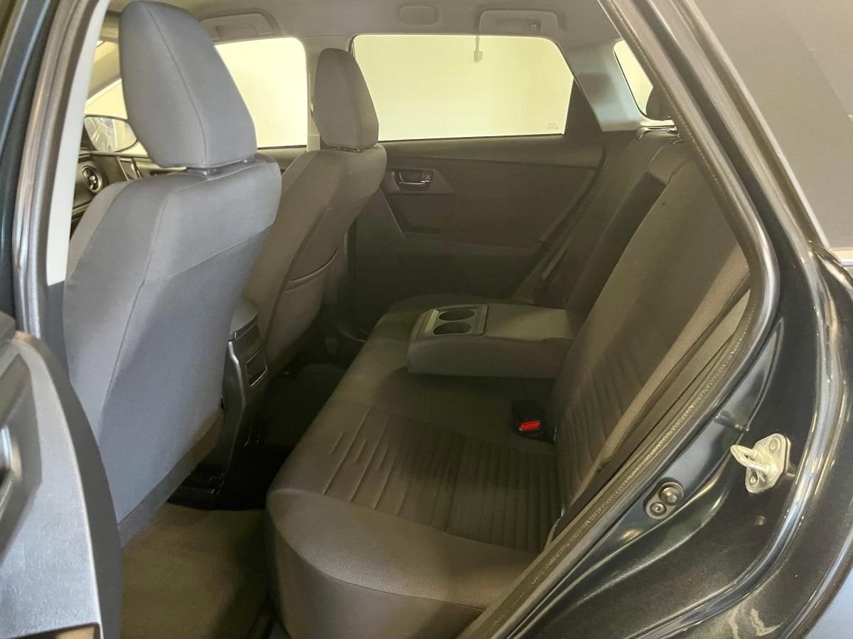 toyota-auris-touring-sports-2015-diesel-1364cc