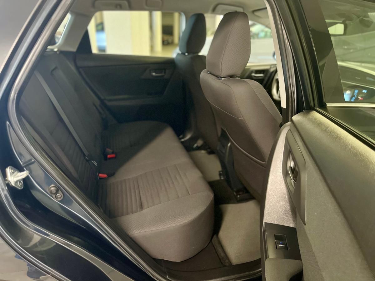toyota-auris-touring-sports-2015-diesel-1364cc
