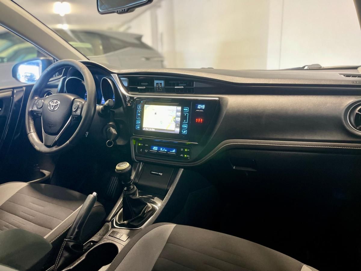 toyota-auris-touring-sports-2015-diesel-1364cc