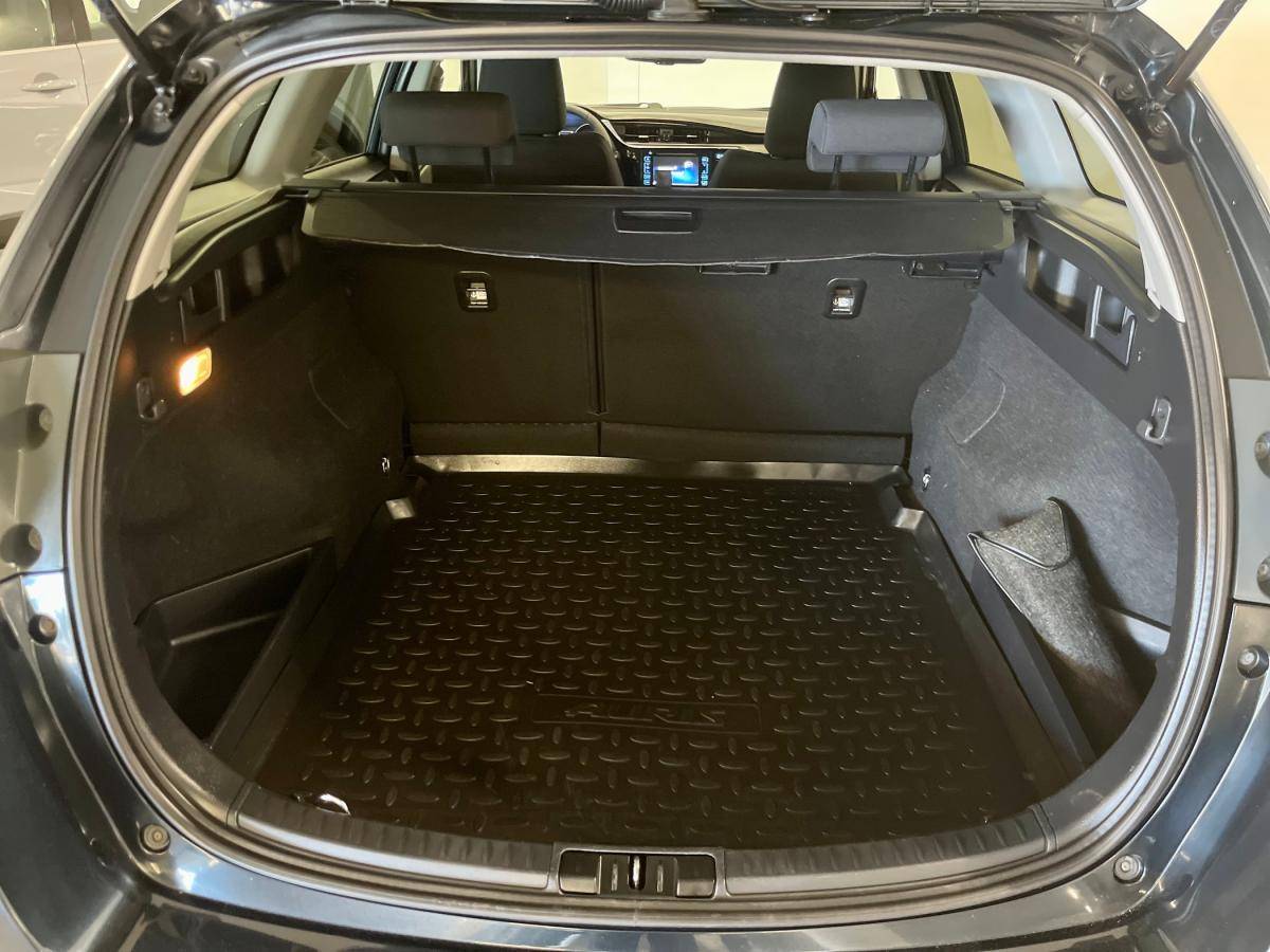 toyota-auris-touring-sports-2015-diesel-1364cc