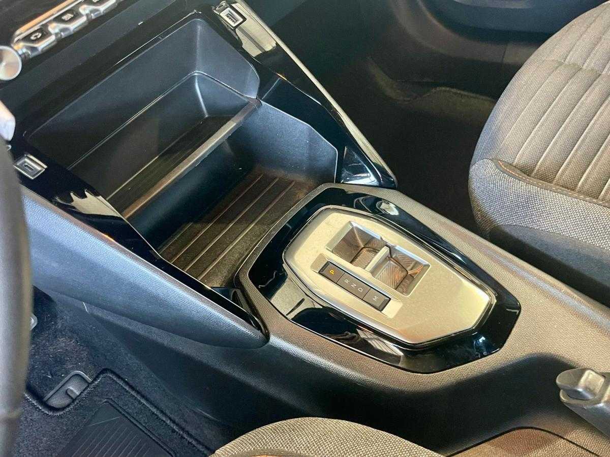 peugeot-2008-2023-gasolina-1199cc