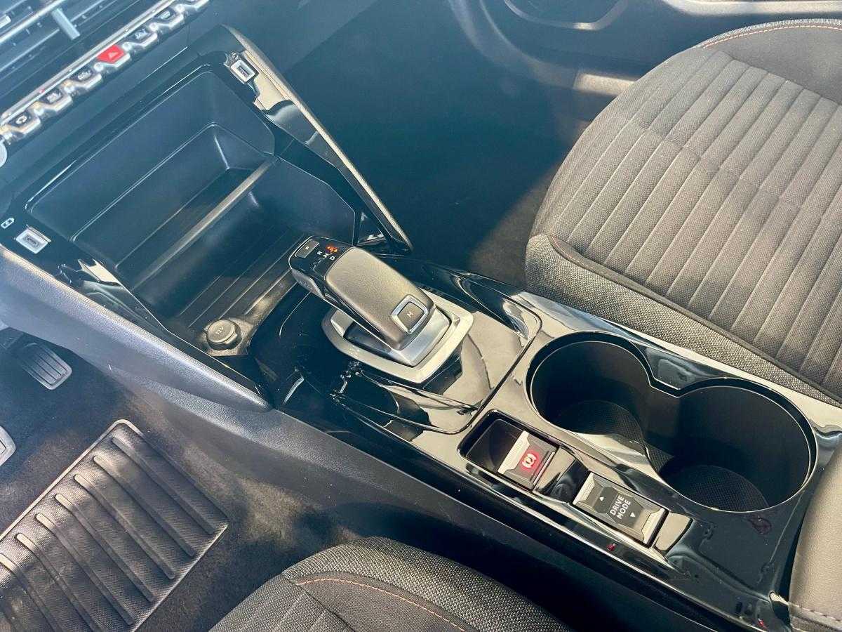 peugeot-2008-2022-gasolina-1199cc