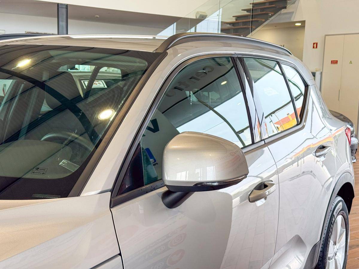 volvo-xc40-2023-gasolina-1477cc
