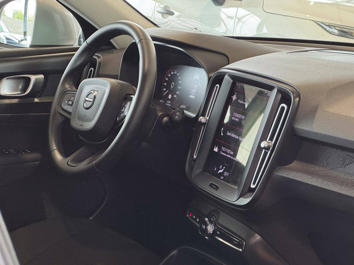 volvo-xc40-2023-gasolina-1477cc