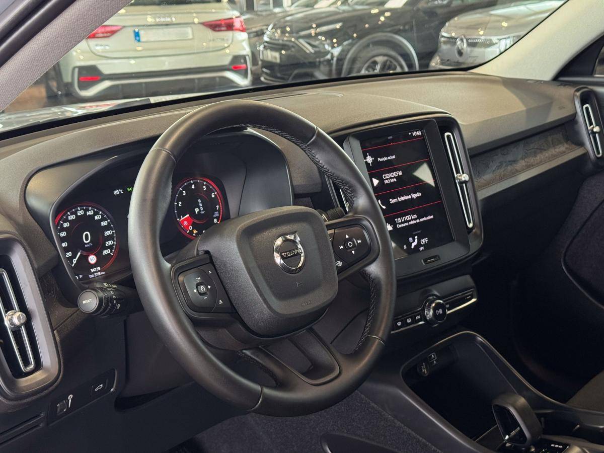 volvo-xc40-2023-gasolina-1477cc