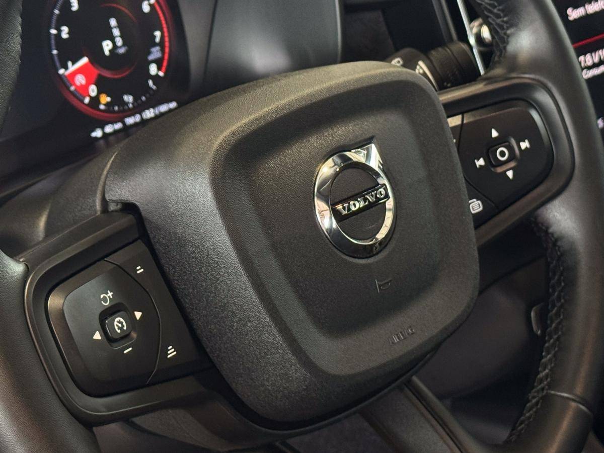volvo-xc40-2023-gasolina-1477cc
