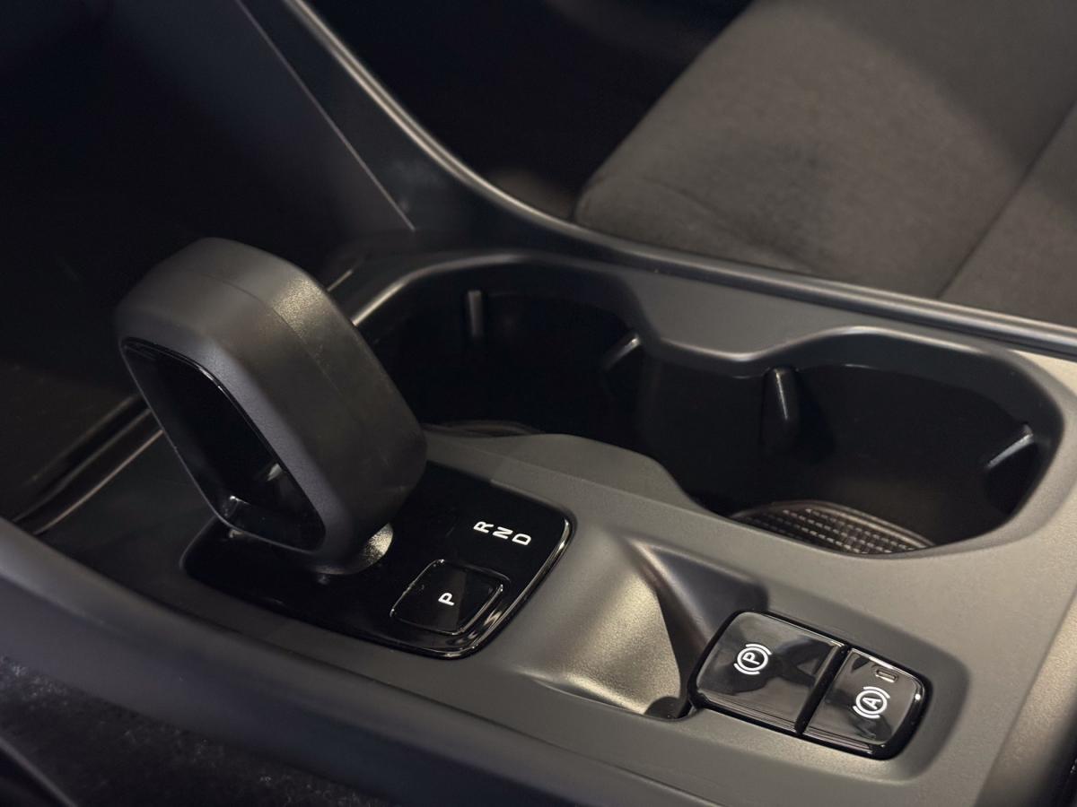 volvo-xc40-2023-gasolina-1477cc