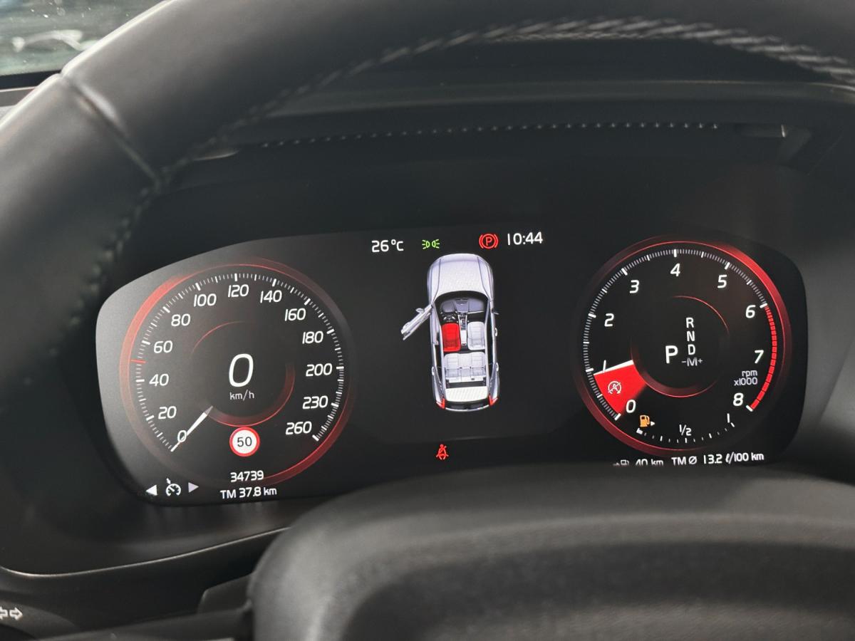 volvo-xc40-2023-gasolina-1477cc