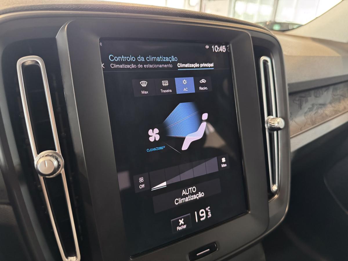 volvo-xc40-2023-gasolina-1477cc