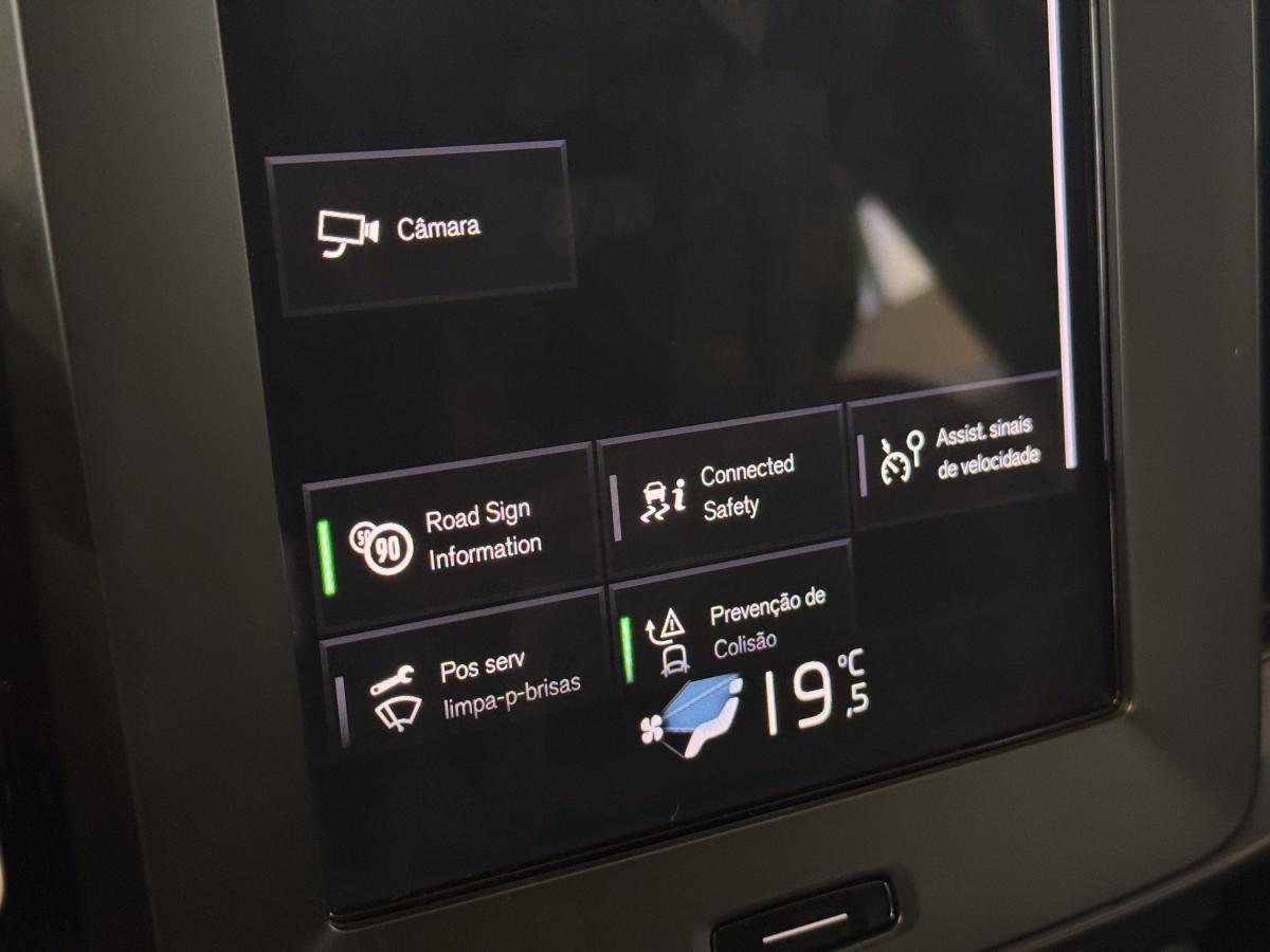 volvo-xc40-2023-gasolina-1477cc