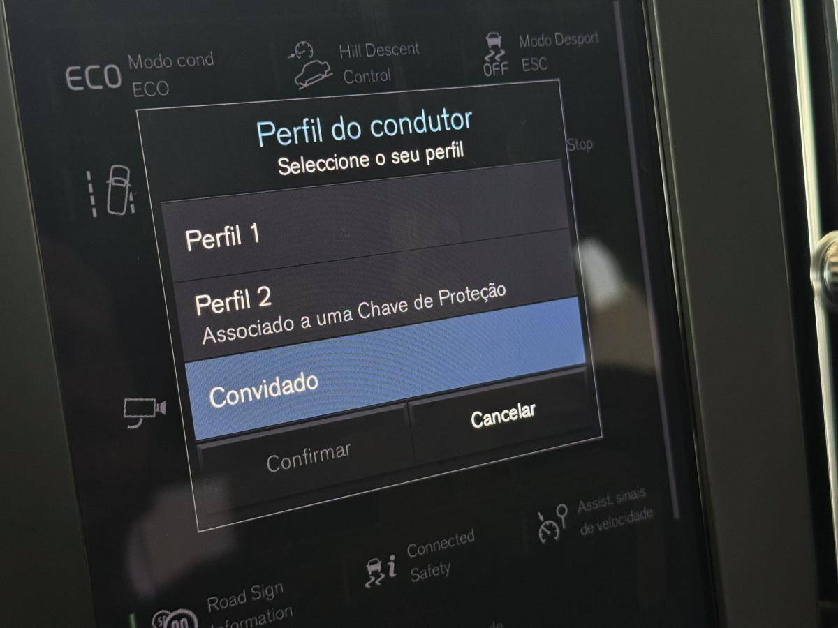 volvo-xc40-2023-gasolina-1477cc