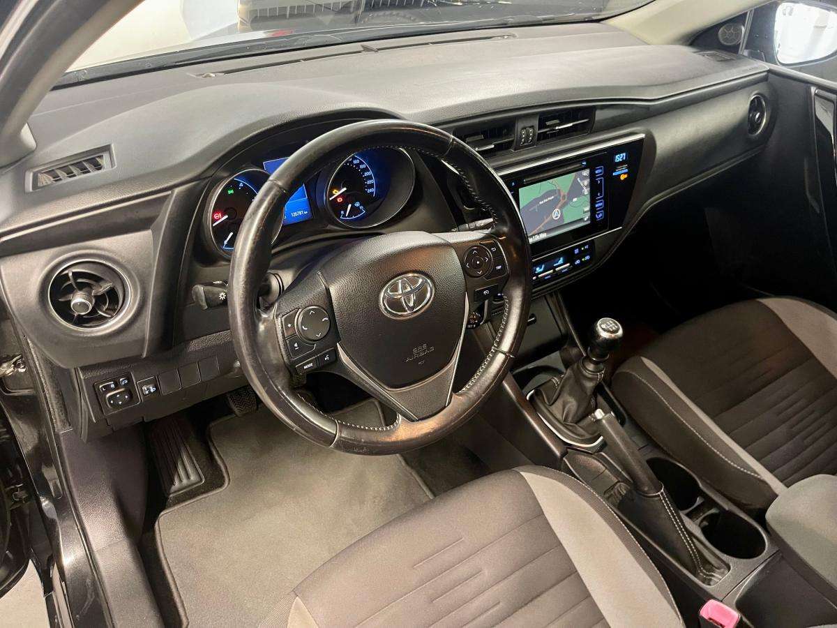 toyota-auris-touring-sports-2015-diesel-1364cc