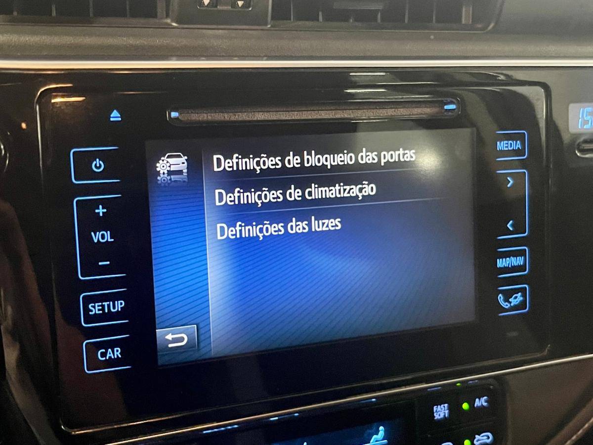 toyota-auris-touring-sports-2015-diesel-1364cc