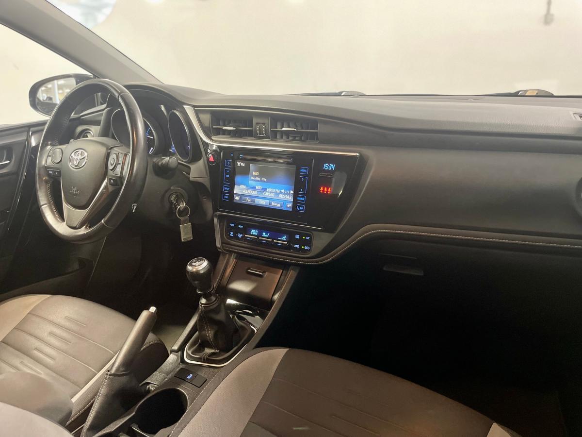 toyota-auris-touring-sports-2015-diesel-1364cc