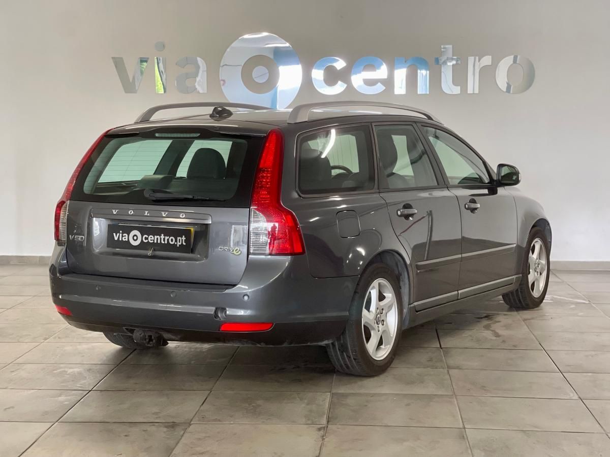 volvo-v50-2012-diesel-1560cc