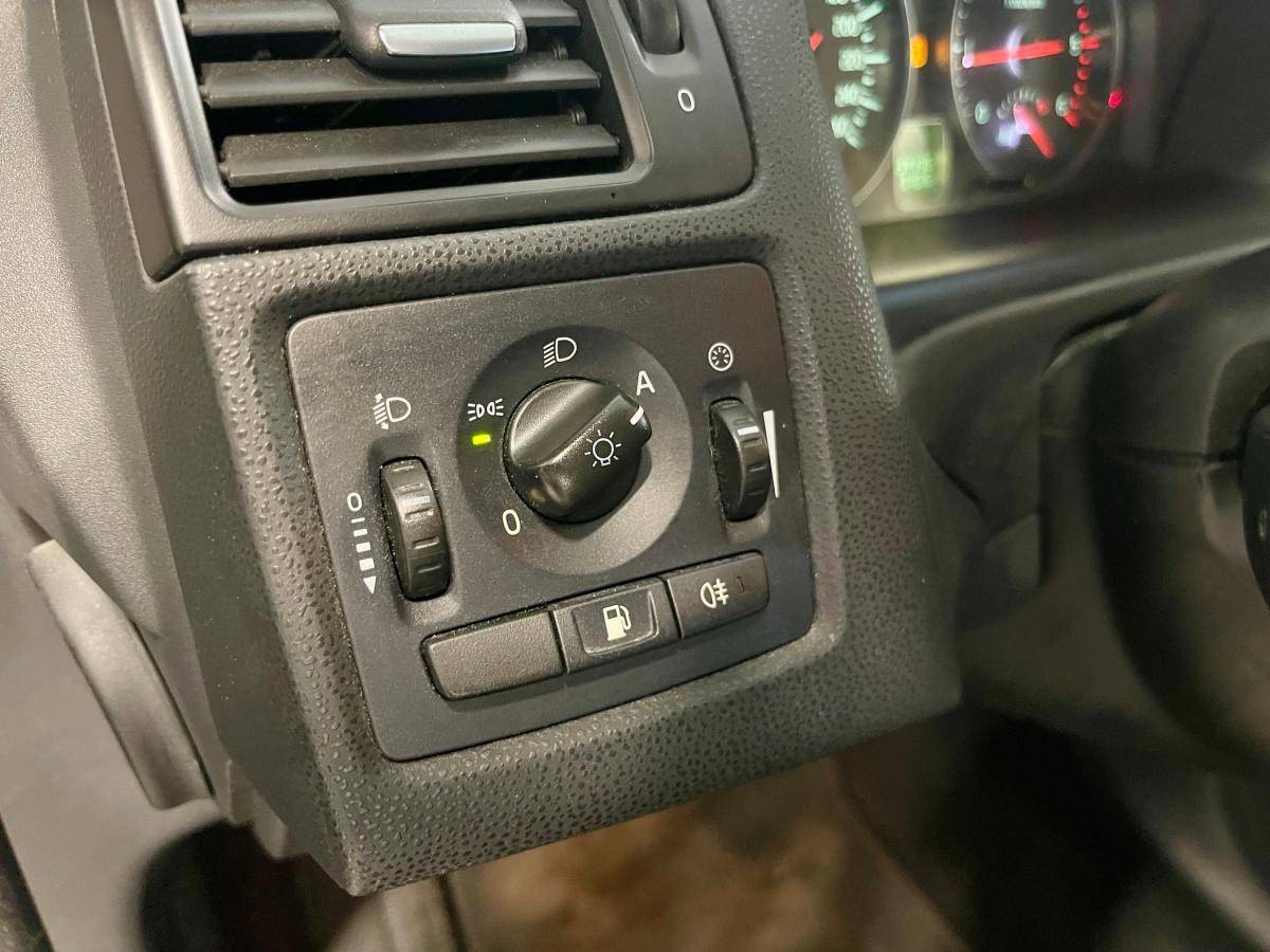 volvo-v50-2012-diesel-1560cc
