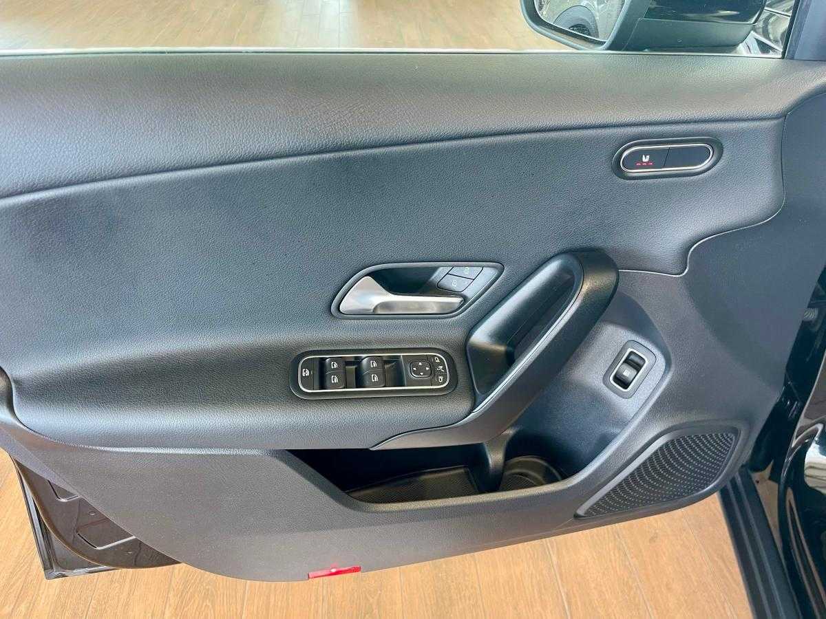 mercedes-benz-classe-a-2025-hibrido-a-gasolina-1332cc