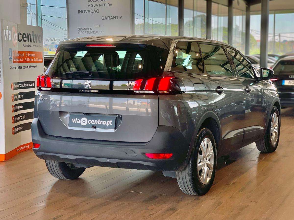 peugeot-5008-2023-gasolina-1199cc