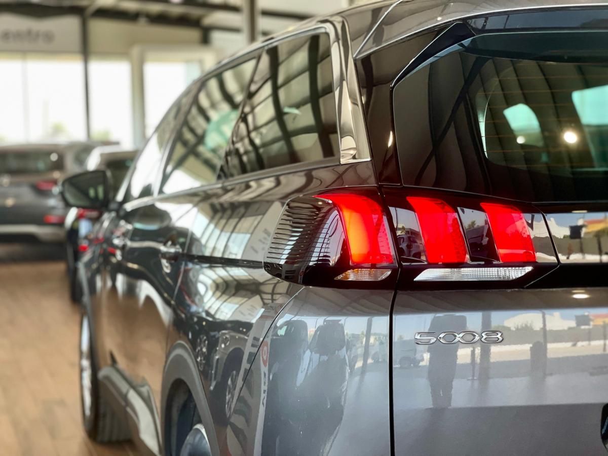 peugeot-5008-2023-gasolina-1199cc