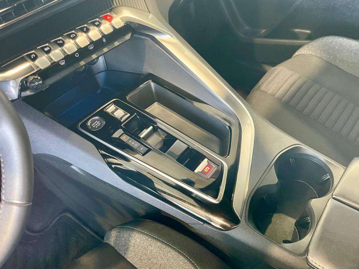 peugeot-5008-2023-gasolina-1199cc
