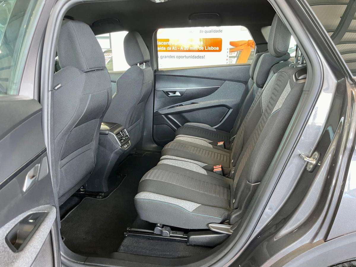 peugeot-5008-2023-gasolina-1199cc