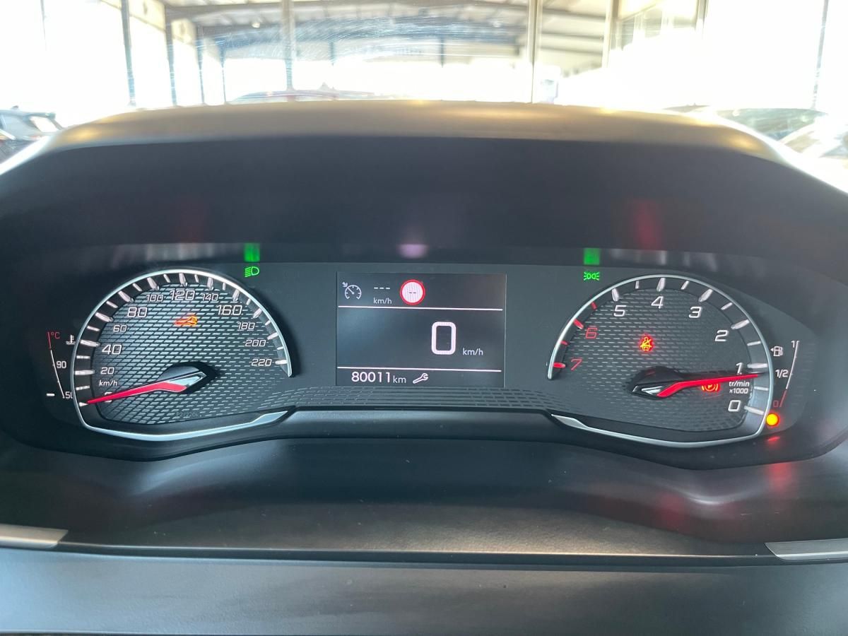 peugeot-2008-2021-gasolina-1199cc