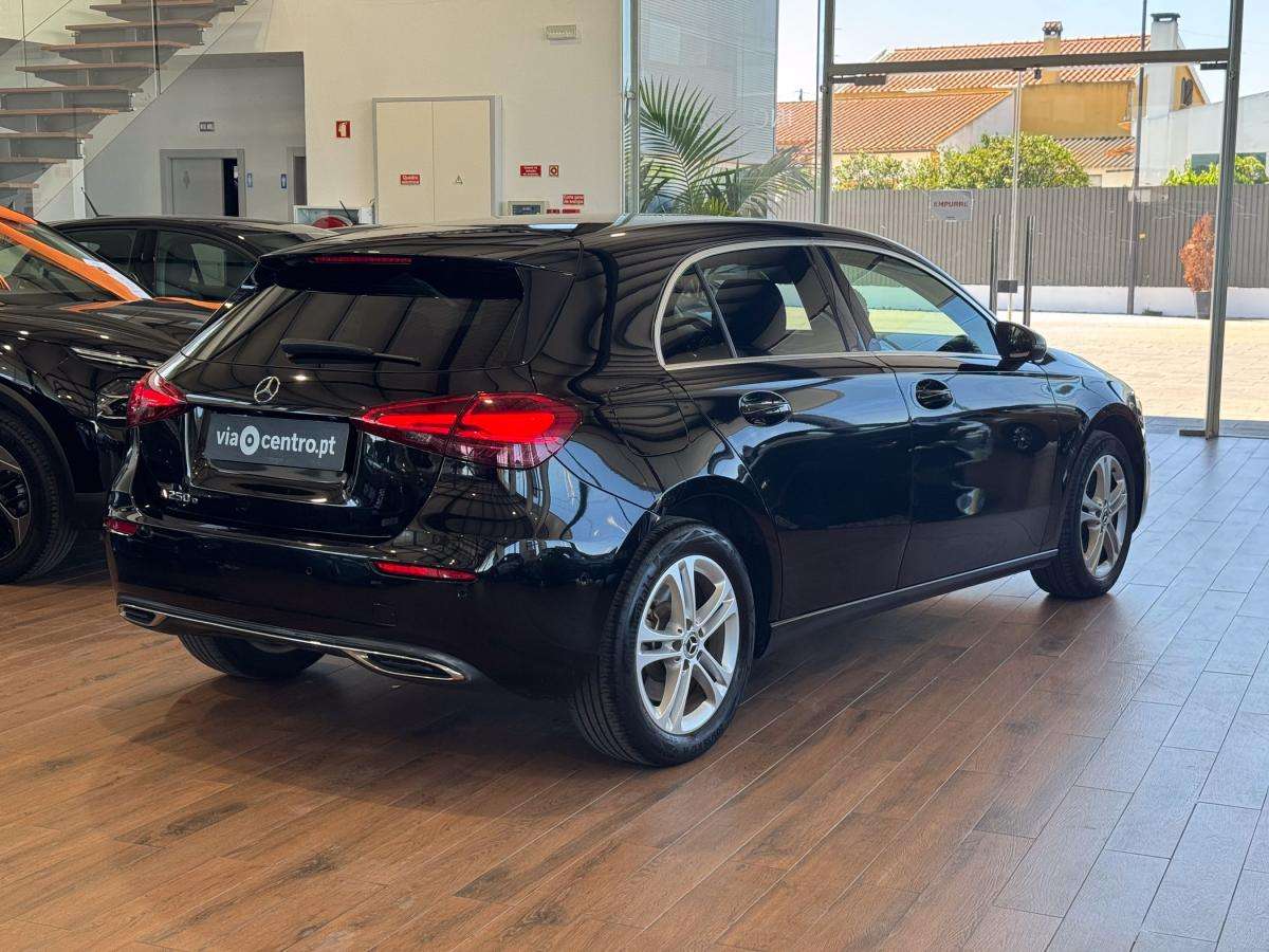 mercedes-benz-classe-a-2024-hibrido-a-gasolina-1332cc