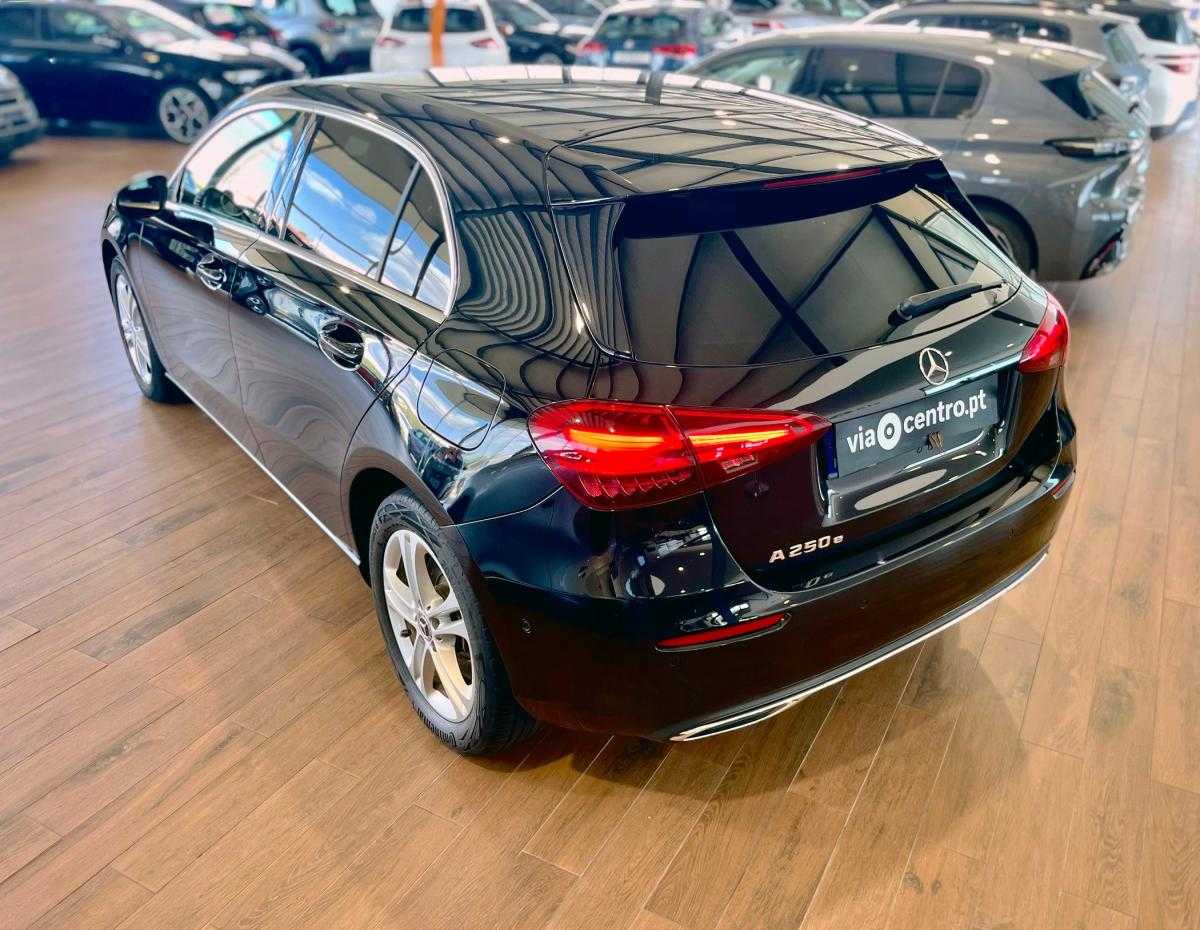 mercedes-benz-classe-a-2024-hibrido-a-gasolina-1332cc