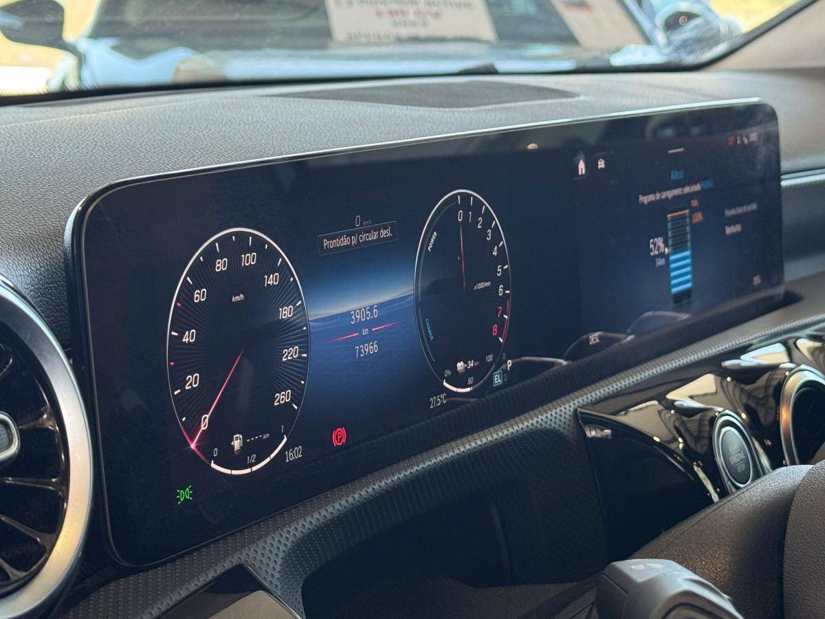 mercedes-benz-classe-a-2024-hibrido-a-gasolina-1332cc