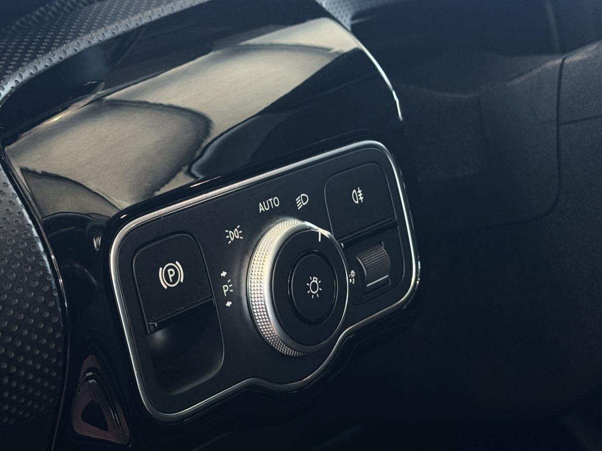 mercedes-benz-classe-a-2024-hibrido-a-gasolina-1332cc
