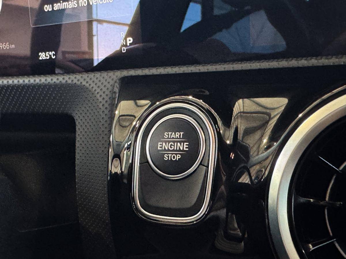 mercedes-benz-classe-a-2024-hibrido-a-gasolina-1332cc