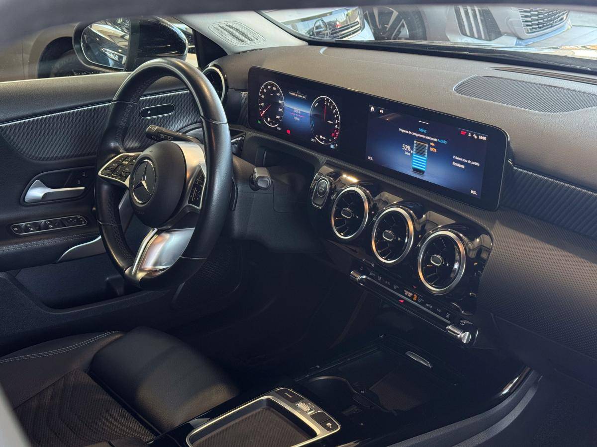 mercedes-benz-classe-a-2024-hibrido-a-gasolina-1332cc