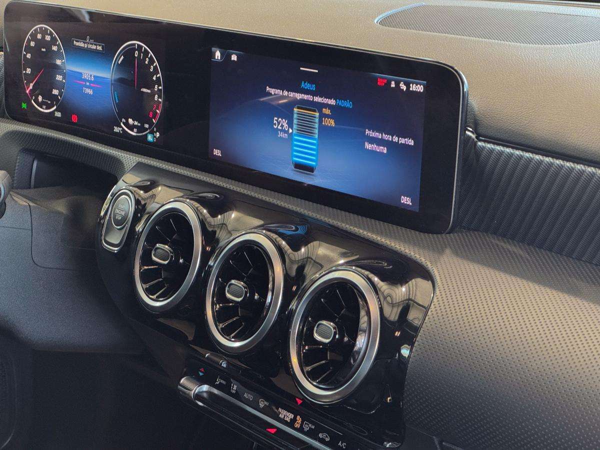 mercedes-benz-classe-a-2024-hibrido-a-gasolina-1332cc