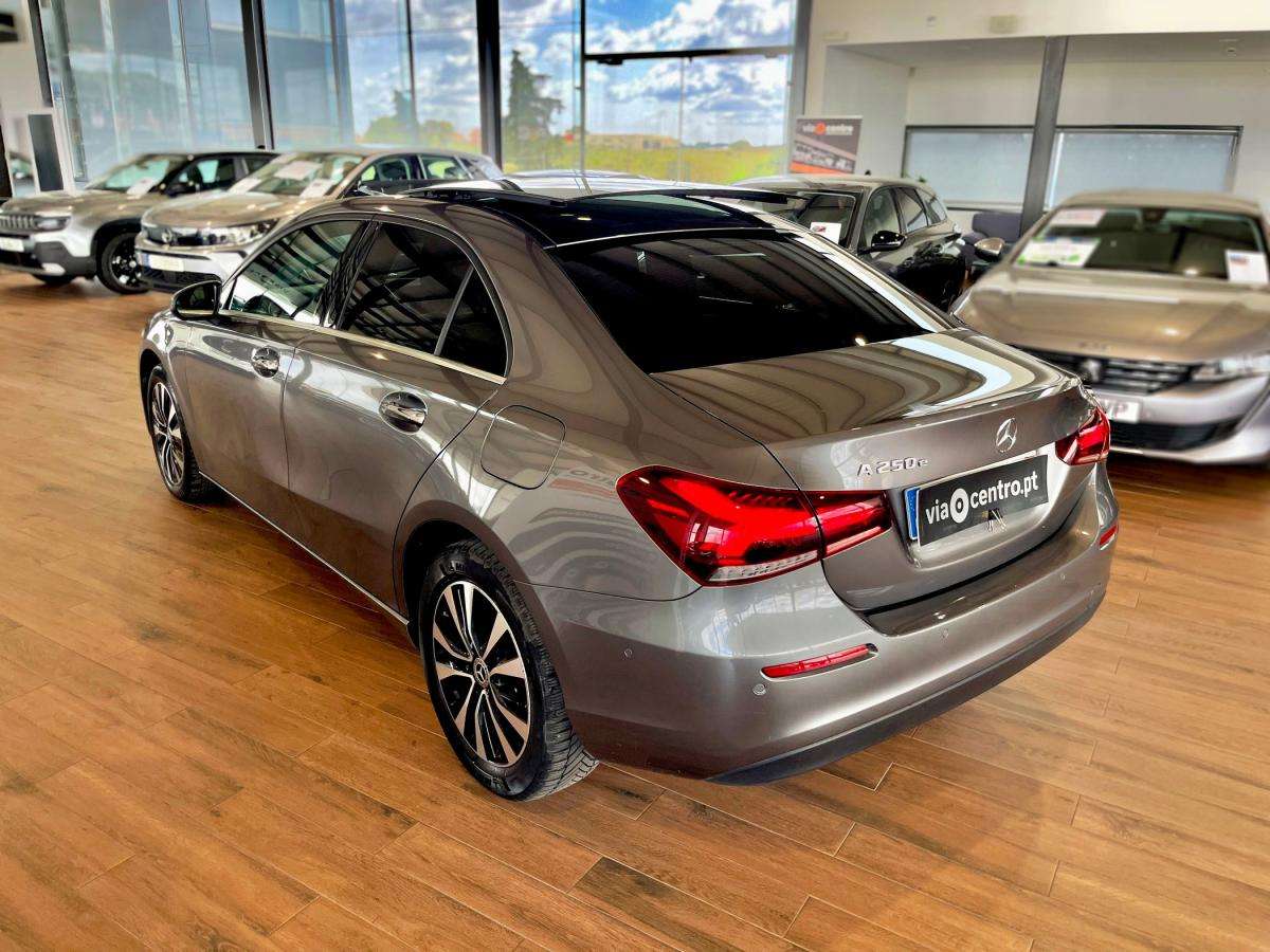 mercedes-benz-classe-a-2023-hibrido-a-gasolina-1332cc