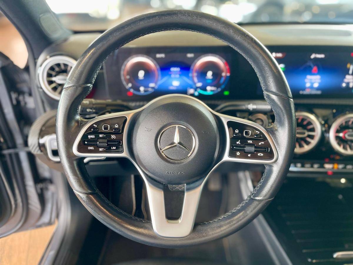 mercedes-benz-classe-a-2023-hibrido-a-gasolina-1332cc