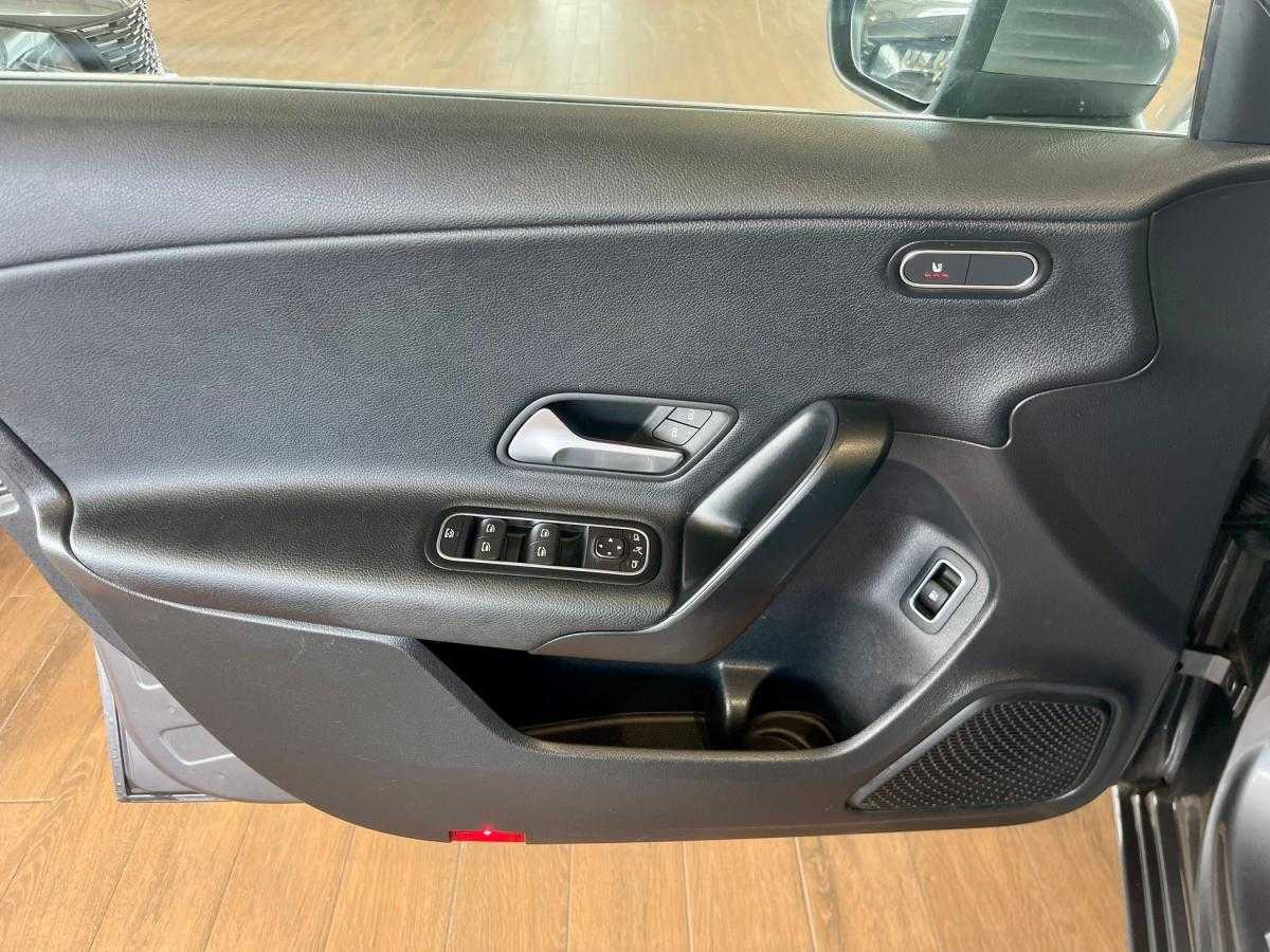 mercedes-benz-classe-a-2023-hibrido-a-gasolina-1332cc