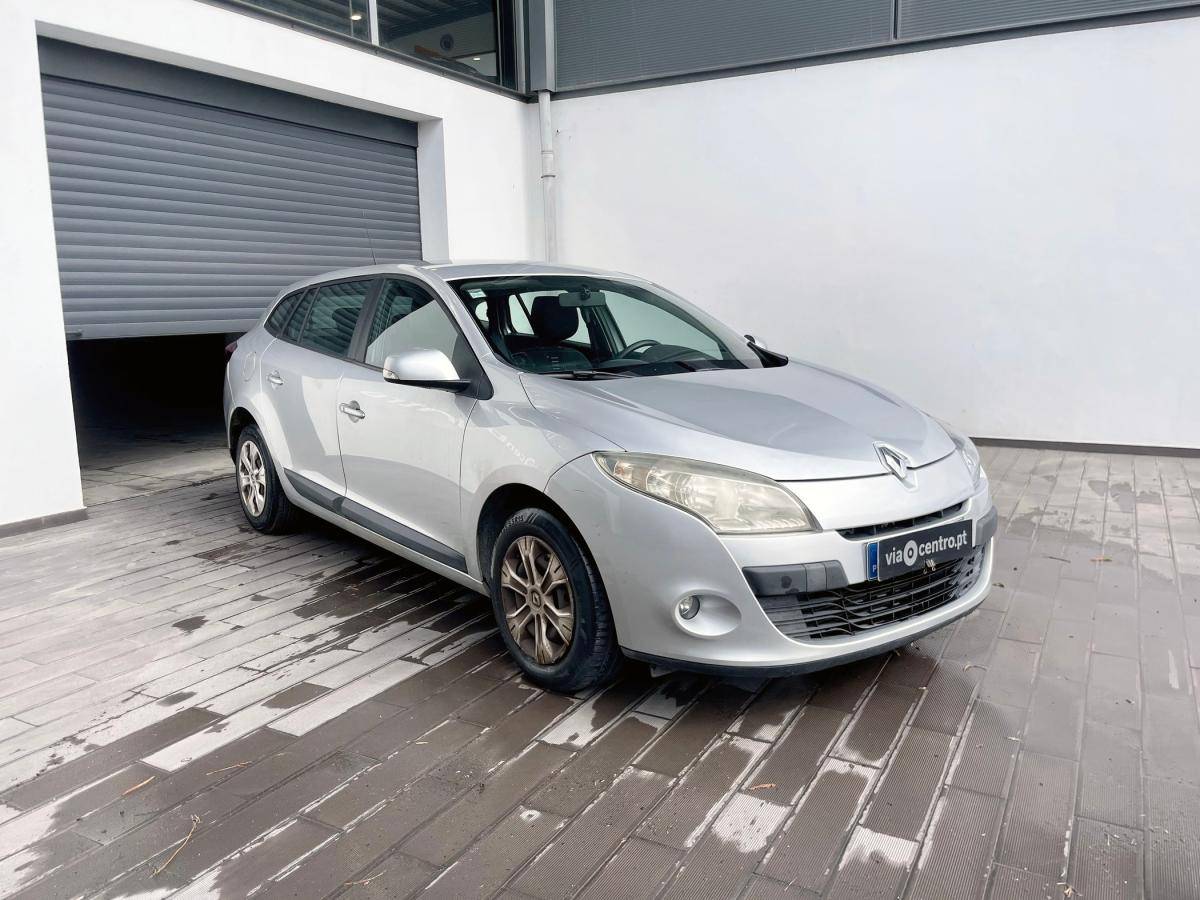 renault-megane-sport-tourer-2010-diesel-1461cc