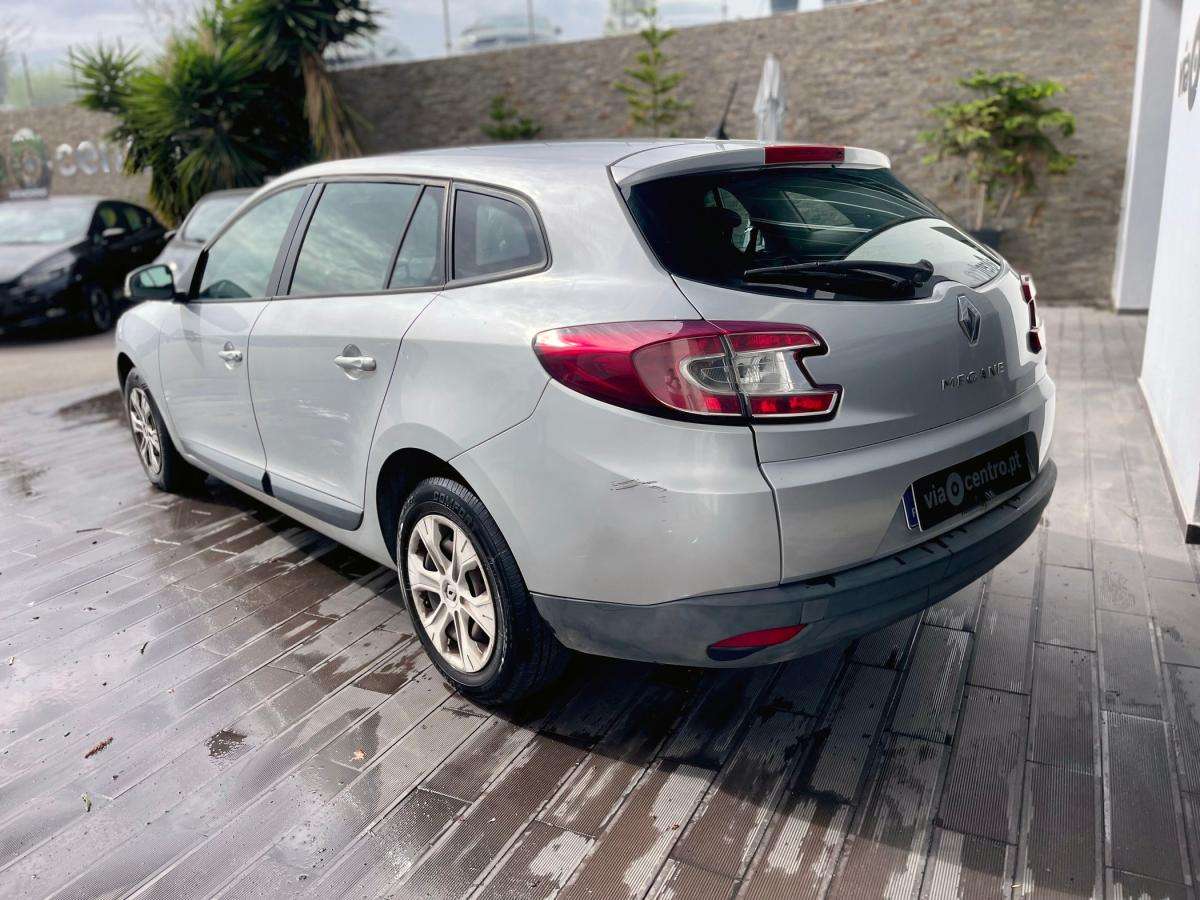 renault-megane-sport-tourer-2010-diesel-1461cc