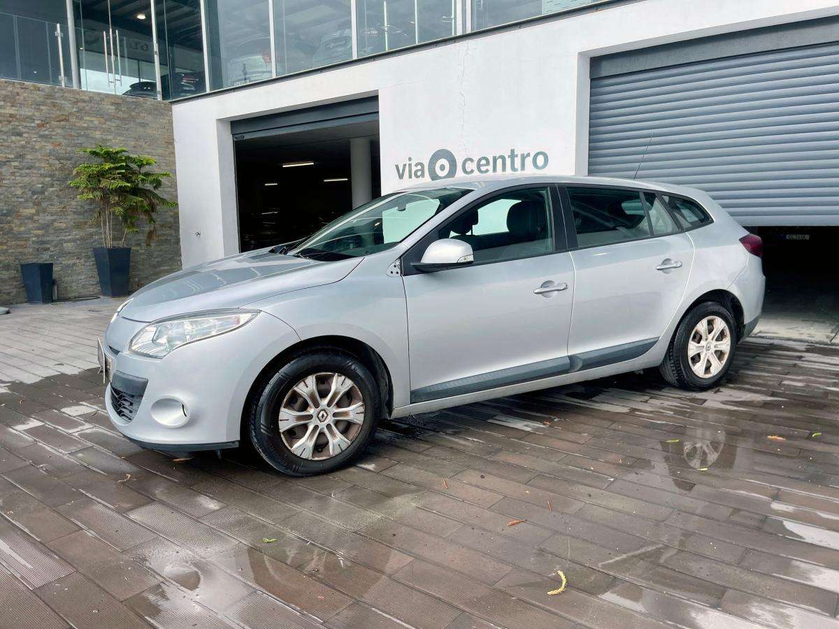 renault-megane-sport-tourer-2010-diesel-1461cc