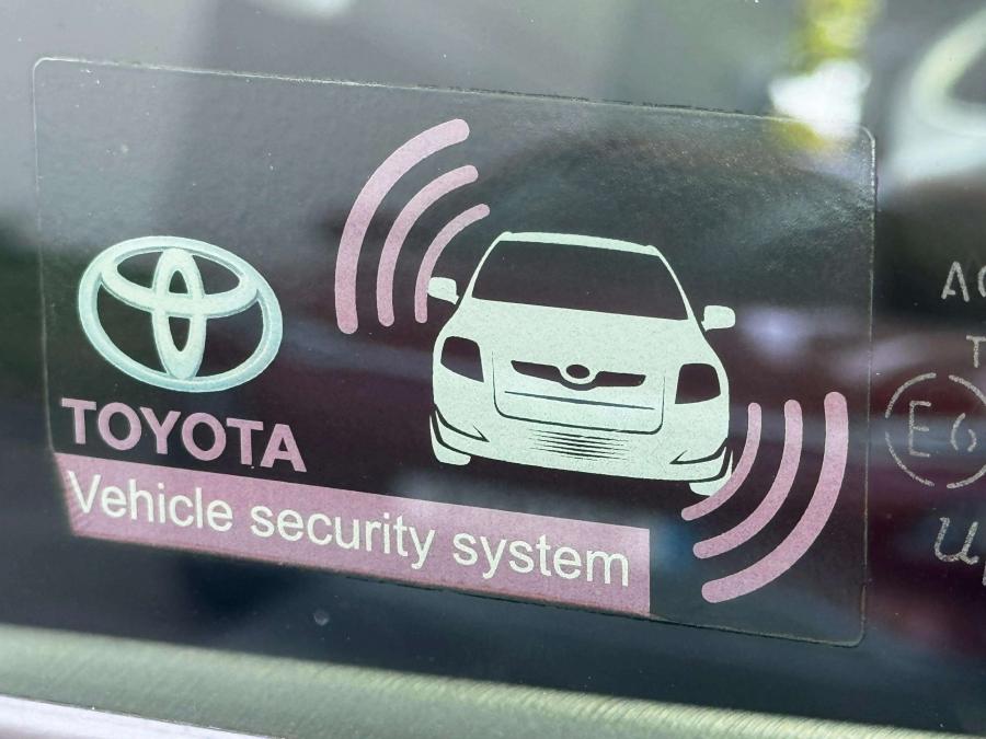 toyota-prius-2012-hibrido-a-gasolina-1798cc