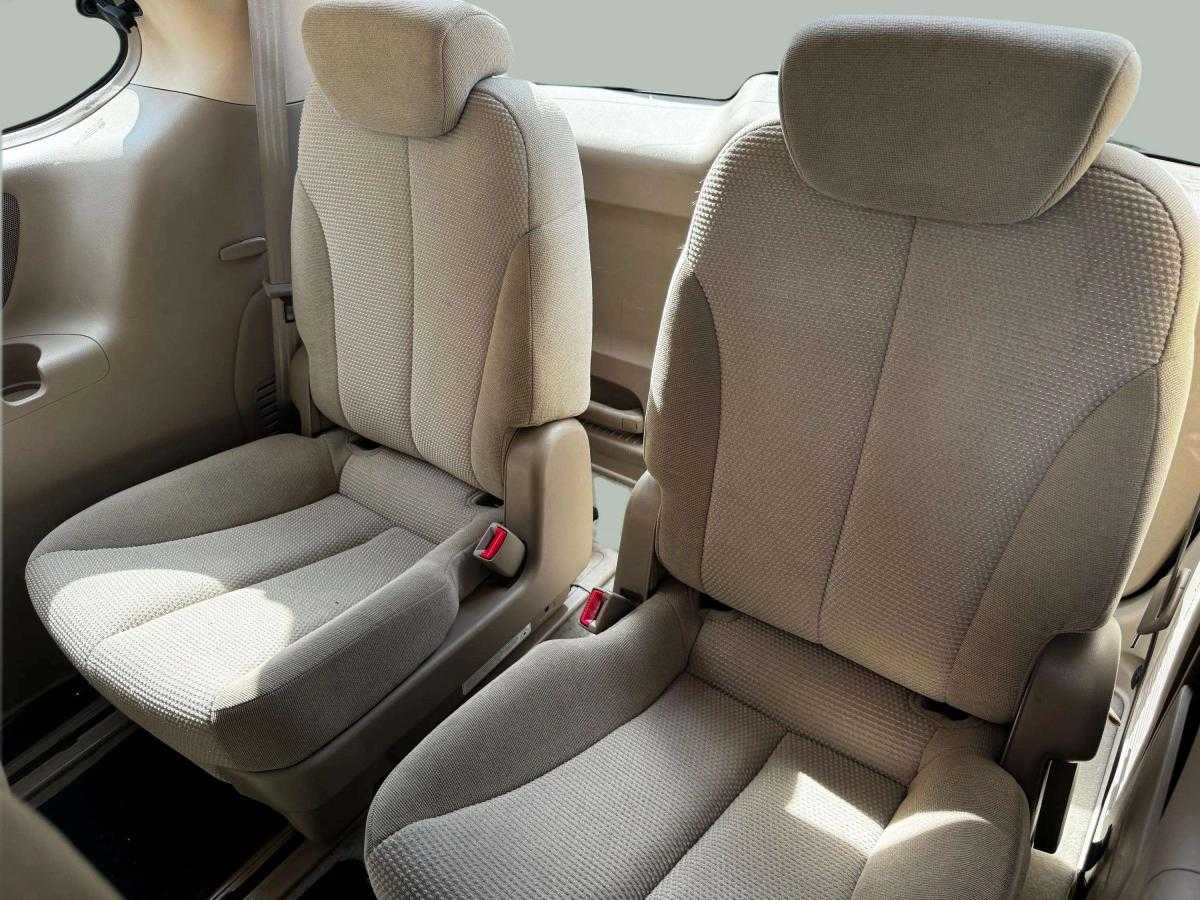 kia-carnival-2007-diesel-2902cc