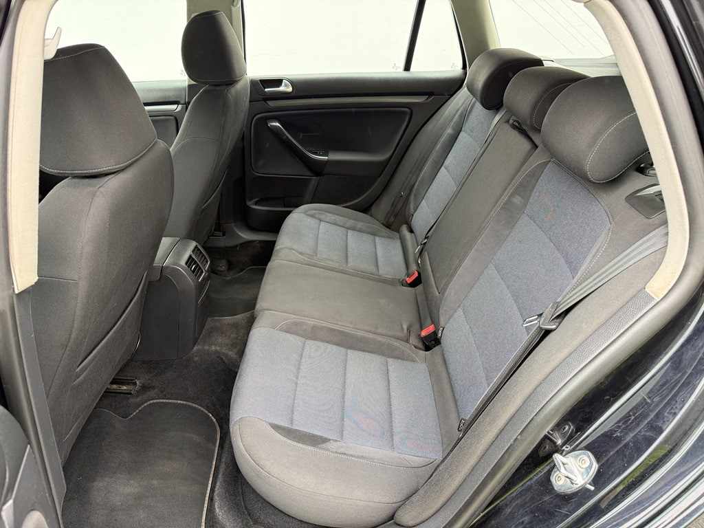 volkswagen-golf-variant-2012-diesel-1598cc