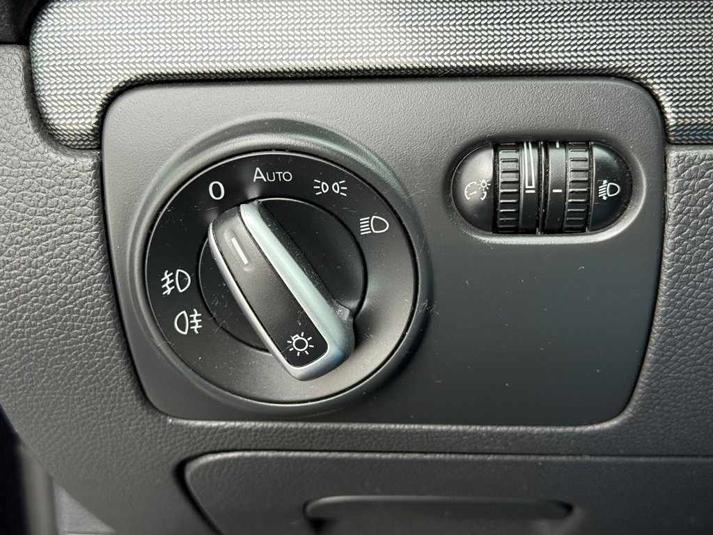 volkswagen-golf-variant-2012-diesel-1598cc