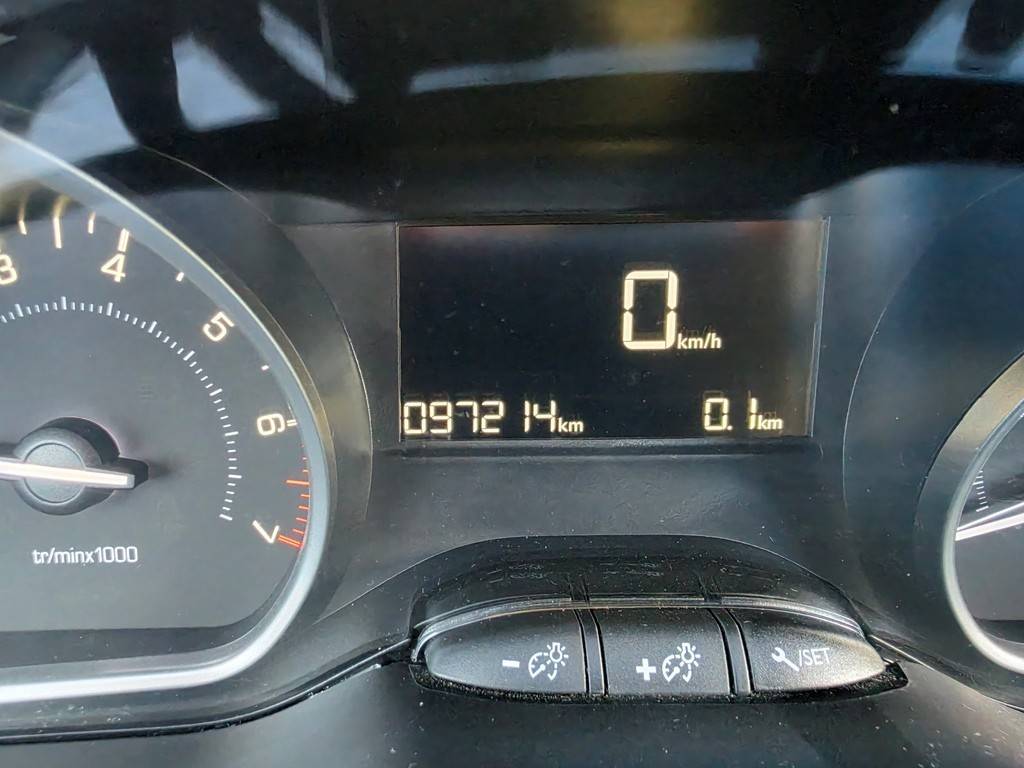 peugeot-2008-2017-gasolina-1199cc