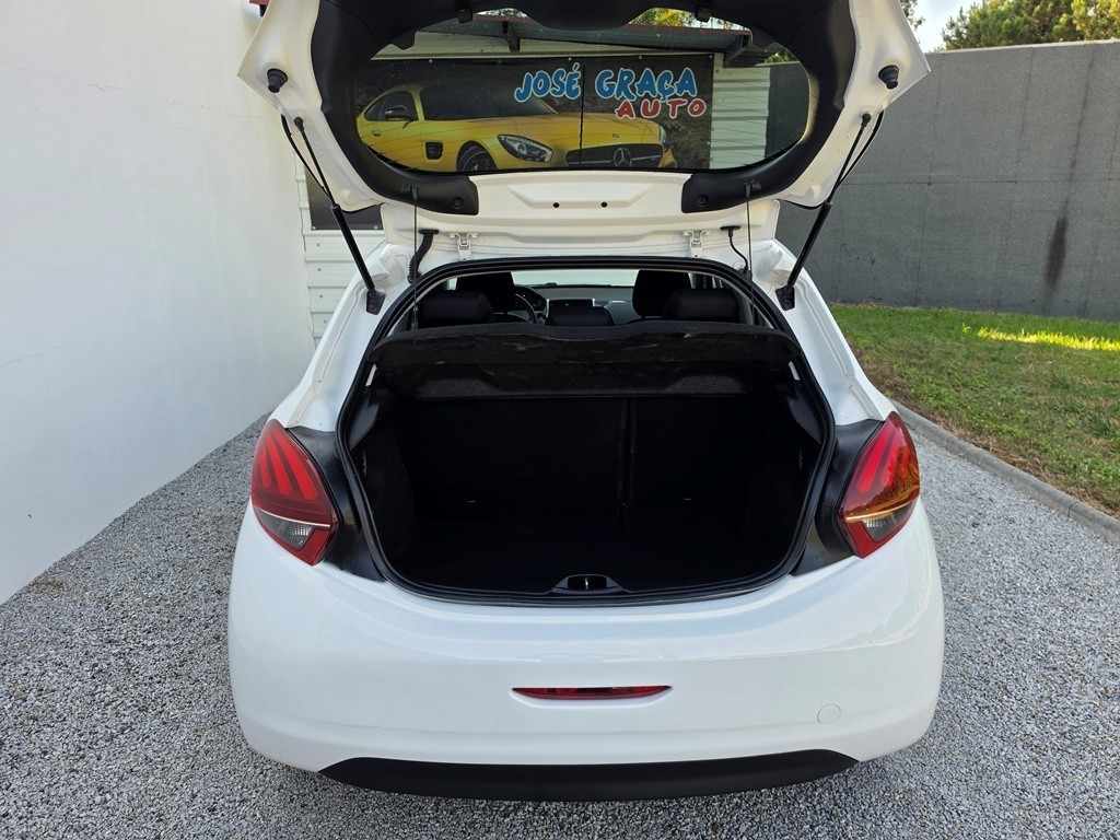 peugeot-208-2016-gasolina-1199cc
