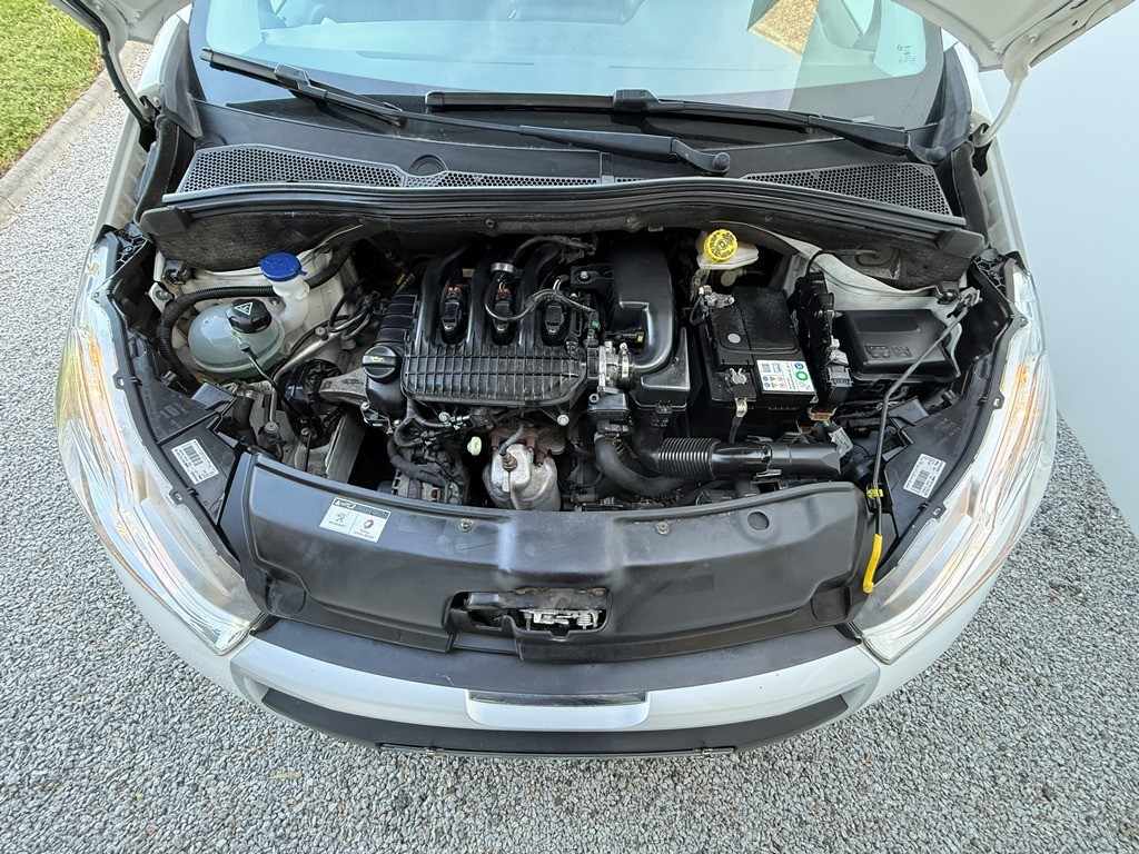 peugeot-208-2019-gasolina-1199cc