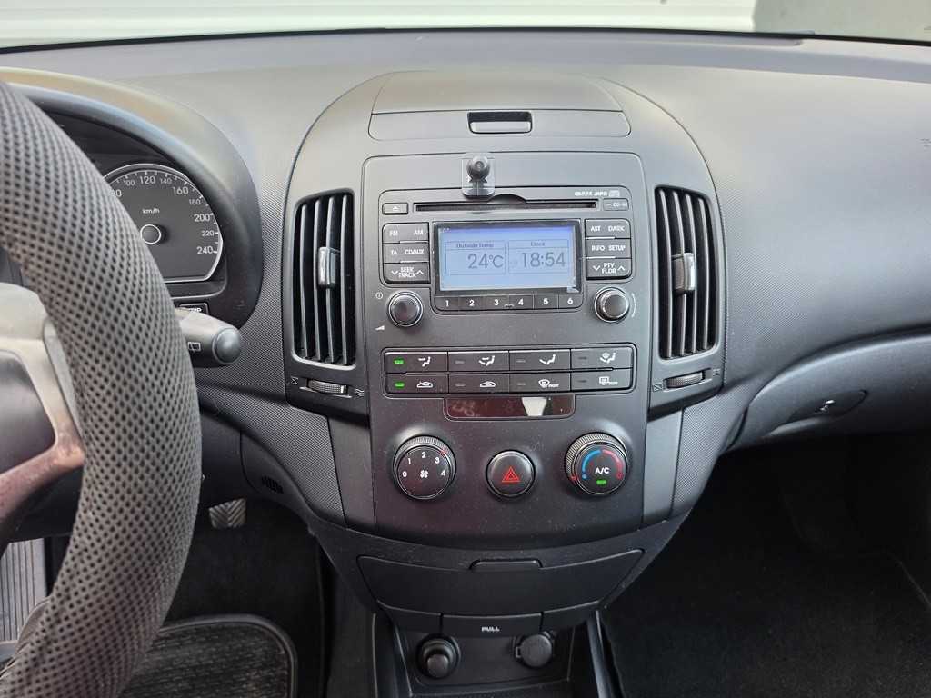 hyundai-i30-2009-diesel-1582cc