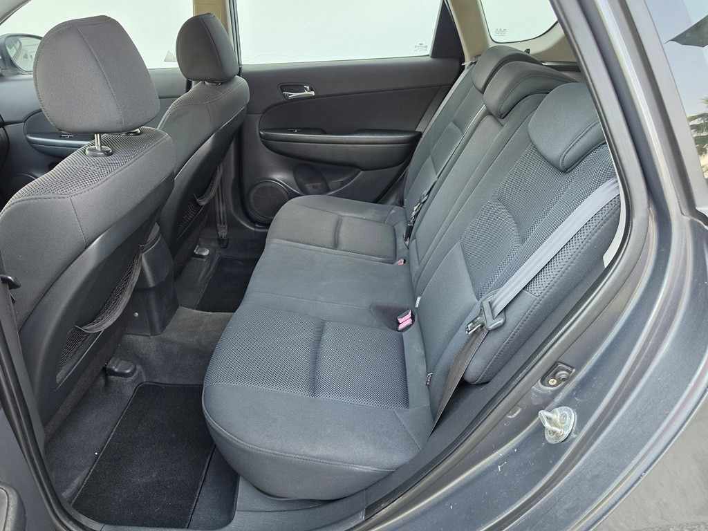 hyundai-i30-2009-diesel-1582cc